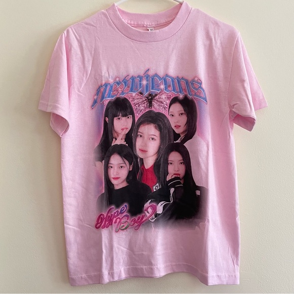 NewJeans Hype Boy Pink Vintage Style T-Shirt, Unisex Size S, Brand New - Picture 1 of 6